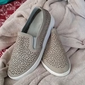 Vionic loafers sz 9.5